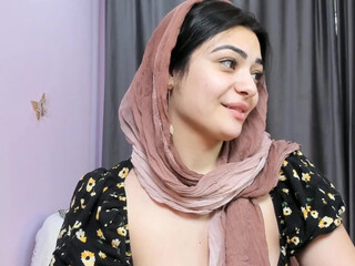 moroccan_diamond  private from the burning brunette with a cool body