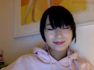 moyyango babe fucks both holes