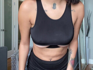 mariaaskyy hot lady passionately pulls pussy