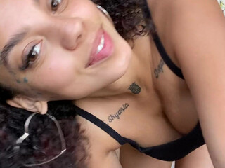 mariaaskyy appetizing bitch fingering sex machine