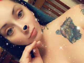 lindseyjenningz naughty bitch posing nude