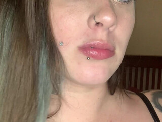 lindseyjenningz busty chick talks in french