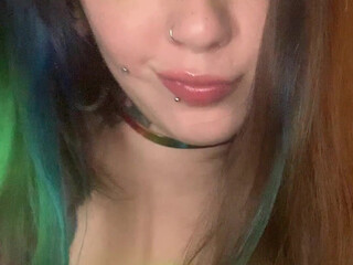 lindseyjenningz Mischievous blonde