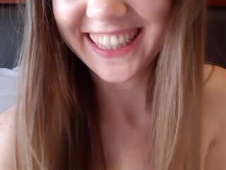 allyson_grey imposing slut fucks pussy with fingers