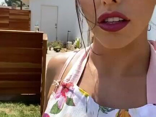 adrianachechik 04 april 2020