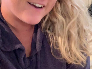 bouncybritney1 gorgeous model strips and pulls pussy