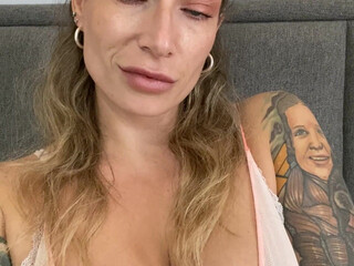 ava_austen grade skin rubs tits