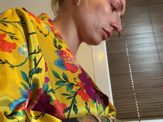 ava_austen Restless girl