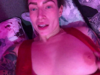 ava_austen black-haired bitch passionately masturbates cunt