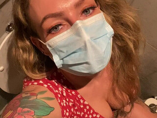 ava_austen incredible bitch shows off her delicious ass.