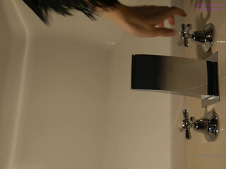 amyrosebutt naughty skin posing in lingerie