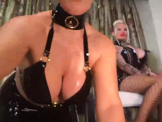 onlyfans impressive babe plays her vagina with sex toy