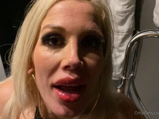 onlyfans fucks herself with different sized dicks