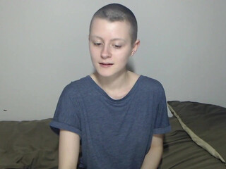 schocki44 babe cums off toys