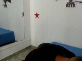 scarletthoting three fingers into the vagina