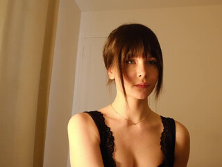 sasha_ursx cute slut jumps on a dildo