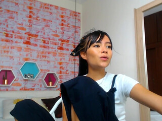 samara_paige teased by her gorgeous body