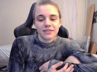 rose_carter naked naughty in fries