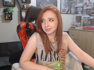 kay_thorns Piquant woman