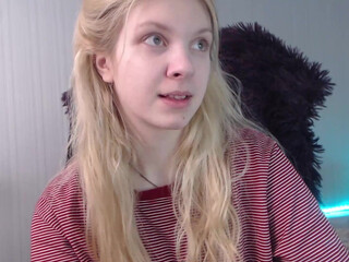 baby__eva luxurious harlot poses in fr