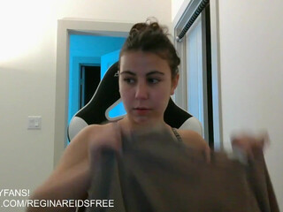 reginareids shines pussy and caresses big tits