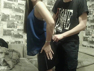 rasta_streeet pretty lady puts on juicy vagina