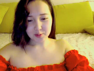 raspberrybee busty blonde masturbating shaved vagina