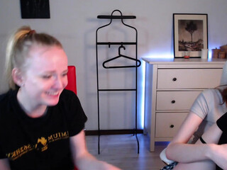 purplebeawer in just one bra found her long friend and immediately decided to use it.