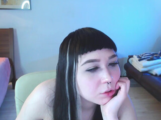 pixxxel_dungeon_master gorgeous bitch chatting in fries