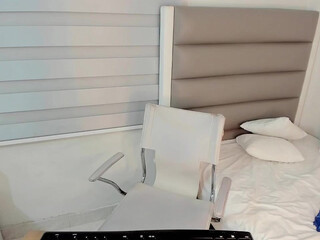 paula_shugart chic shows shaved holes