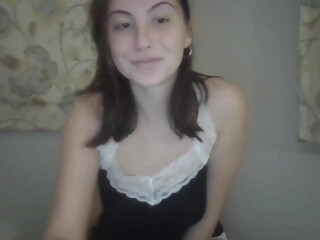 natashabijou busty slut fucks the lips sex