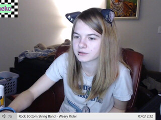 nami3neko pretty lady undresses in the kitchen