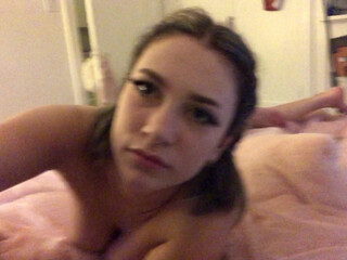 Indigo White  fingering her pussy
