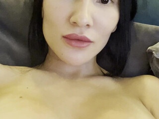 melissakisska onlyfans  pretty cream lotion pussy