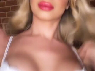 Giselly Angel onlyfans  exquisite passion handjob cap