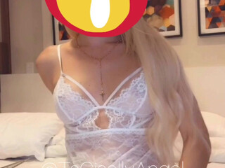 Giselly Angel onlyfans  pretty chick fucks pussy with black dildo