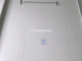 Giselly Angel onlyfans  dark haired babe digging with sex machine