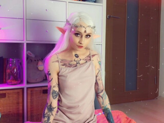 zirael  lush ass shows its shape