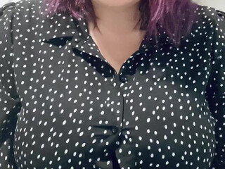 violetvixen22 few two. she begins to introduce almost the whole hand into her pussy.