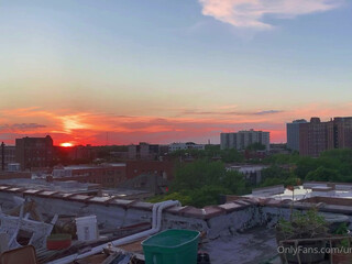 unskinnyshero busty blonde is sucking a pussy