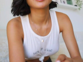 of chaneluzi  showering