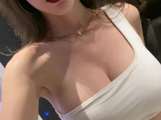 lady_in_the_streets Onlyfans  Cool chica