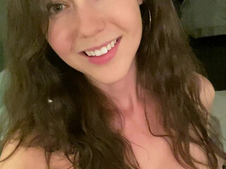 lady_in_the_streets Onlyfans  bitch in stockings tightly hammering herself with a bottle