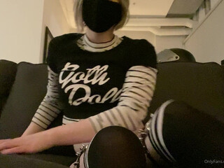 Ella Hollywood   20 November 2020