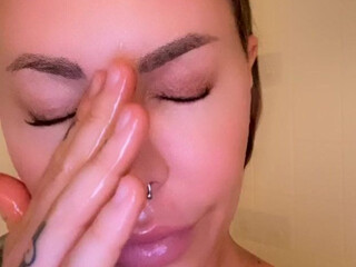 xnicoleanistonx   Adorable wench