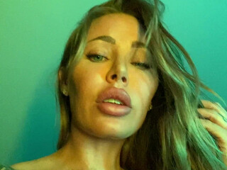 xnicoleanistonx   04 June 2020