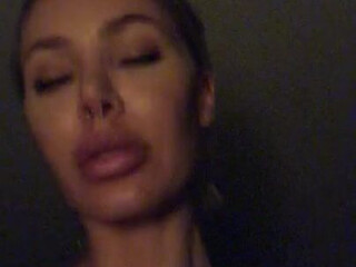 xnicoleanistonx   Exciting damsel
