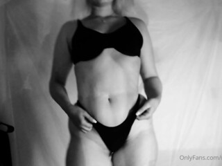 natasha_kiria  naughty skin posing in lingerie