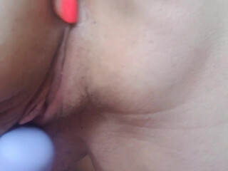 bee_naia  Juicy blonde