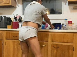 annamariawny shy mummy twirling elastic ass